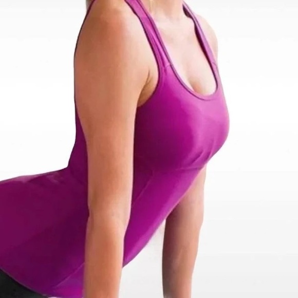 Athleta Achala Tank Top with Shelf Bra Women’s Fuchsia Pink Yoga Gear Size XS - Picture 1 of 9
